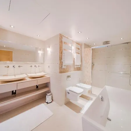 別荘 Inviting With Swimming Pool Peračko Blato