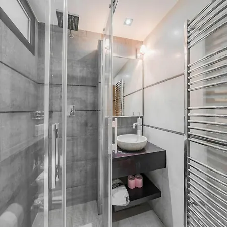 Inviting With Swimming Pool Peračko Blato